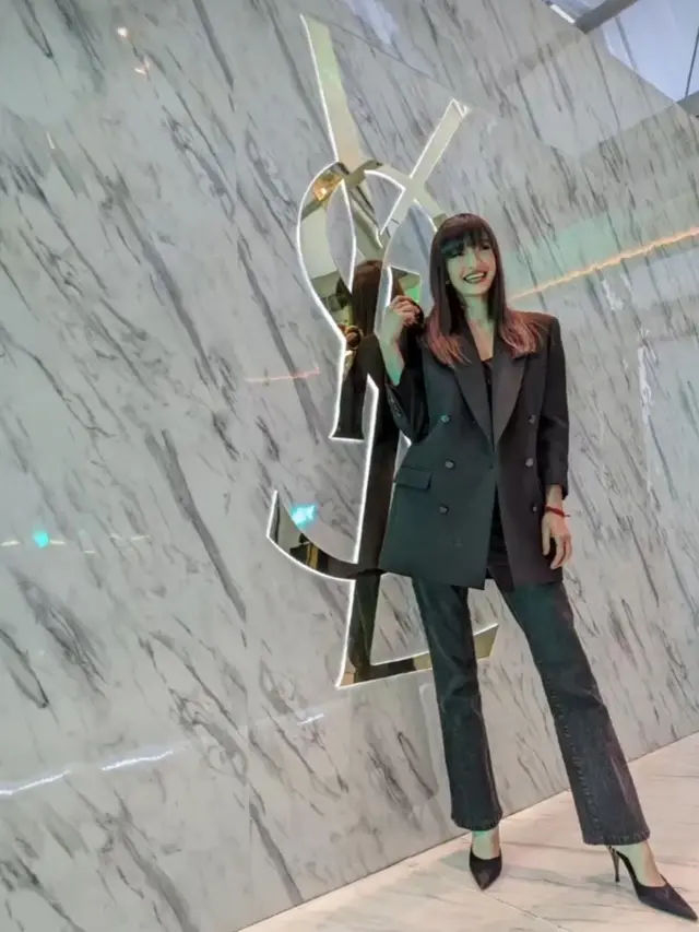 Inspirasi Outfit Blazer Ala Raline Shah