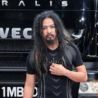 soal tuduhan pencurian mobil, Limbad menolak dengan tegas. (via jekethek.blogspot.com)