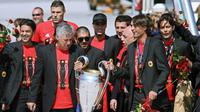 Carlo Ancelotti saat membawa AC Milan juara Liga Champions 2007. (GIUSEPPE CACACE / AFP)