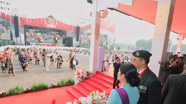 Annisa Pohan tampil menawan dan mencuri perhatian di HUT TNI Ke-79 (Instagram/@agusyudhoyono dan @annisayudhoyono)