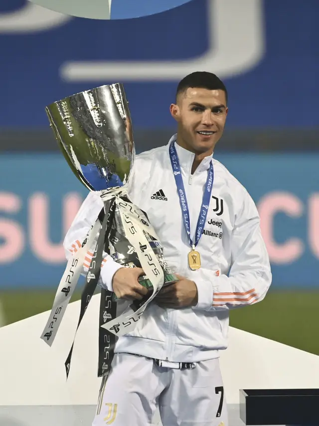 Euforia Pemain Juventus Juara Piala Super Italia