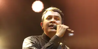 Tulus di KLBB 2024 [Daniel Rachmad/Fimela]