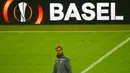 Raut wajah kekecewaan Jurgen Klopp usai pertandingan melawan Sevilla pada final liga Europa di Basel, Swiss (19/5). Liverpool kalah dari Sevilla dengan skor memalukan 3-1. (REUTERS / Arnd Wiegmann)