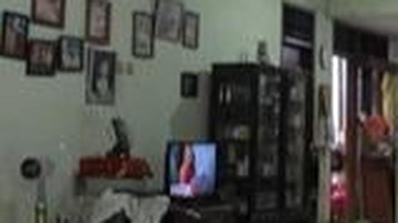 Menurut Sara banyak barang-barang yang ada di rumah tersebut yang posisinya masih sama.