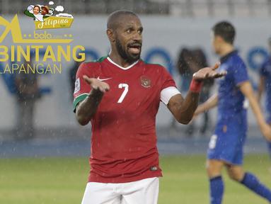 Kapten Timnas Indonesia, Boaz Solossa, menjadi salah satu aktor penting saat melawan Thailand di laga perdana Grup A Piala AFF 2016 di Phlippines Sport Stadium, Bocaue, Bucalan, Filipina, Sabtu (19/11/2016). (Bola.com/Nicklas Hanoatubun)