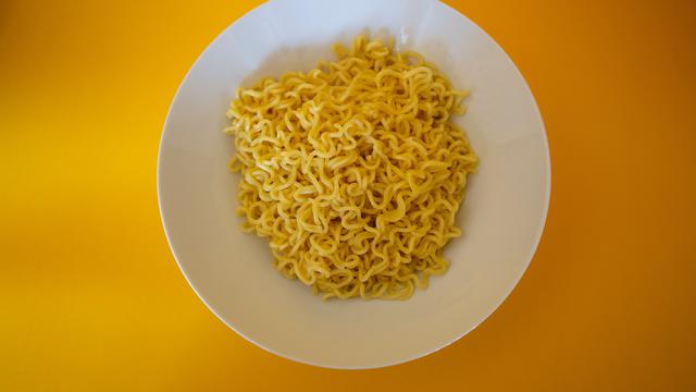 Ilustrasi makanan mengandung pengawet, mie