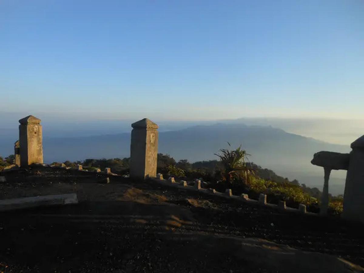 6 Fakta Menarik Gunung Kaba di Bengkulu yang Punya Danau di Ketinggian 1.100 Mdpl
