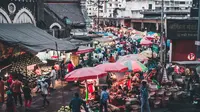 Ilustrasi kesibukan, pasar. (Photo by Atharva Tulsi on Unsplash)