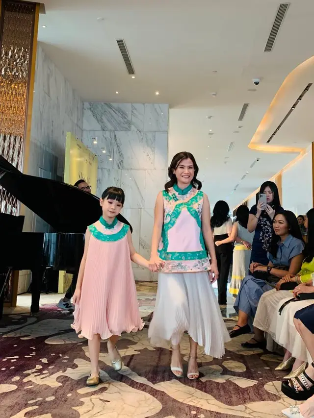 Sambut Imlek 2024 dengan Koleksi Busana Timeless dari SISSAE