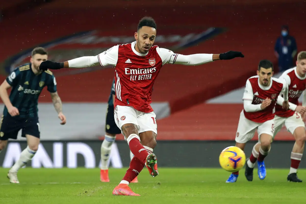 FOTO: Aubameyang Bawa Arsenal Sikat Leeds United 4-2