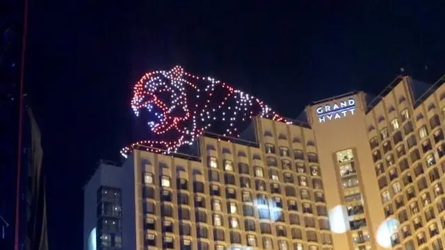 800 Drone Light Show ditampilkan pertama kali di Bundaran HI, Jakarta