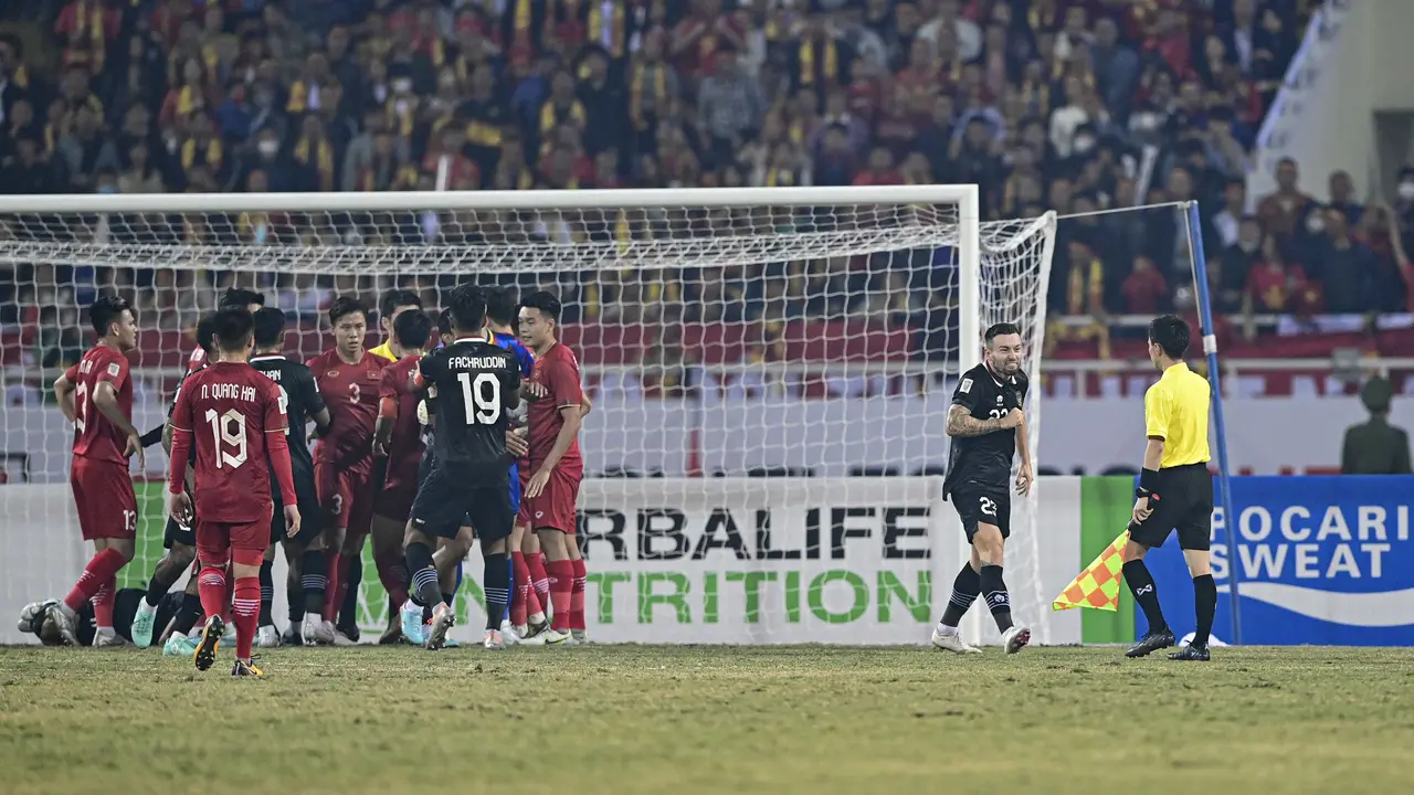 Foto: Keributan Antar Pemain Vietnam dan Indonesia di Leg Kedua Semifinal Piala AFF 2022