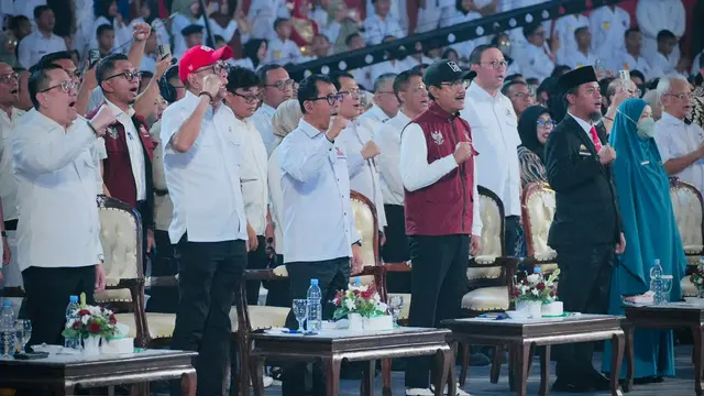 Menteri Sosial Saifullah Yusuf (Gus Ipul) dan Wakil Menteri Sosial Agus Jabo Priyono