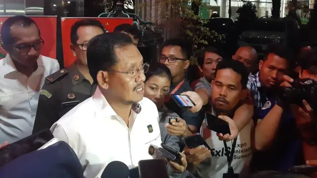Jaksa Agung Muda Tindak Pidana Khusus Adi Toegarisman, di Kejaksaan Agung, Selasa (14/1/2020)