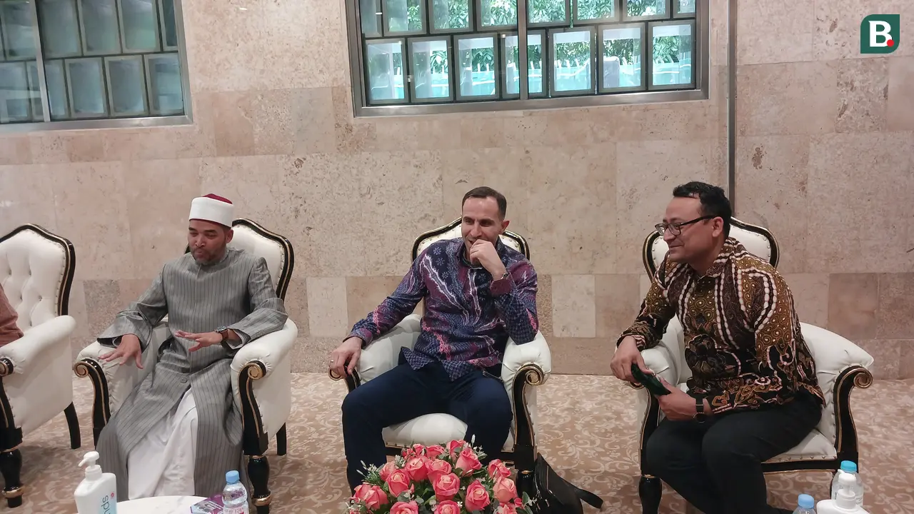 Timur Kapadze di Masjid Istiqlal