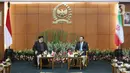 Presiden Iran, Seyed Ebrahim Raisi berbincang dengan Ketua MPR RI Bambang Soesatyo di Gedung MPR RI, Jakarta, Selasa (23/5/2023). (Liputan6.com/Faizal Fanani)