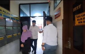 Kalap Kena Tipu Akun Bodong, Wanita di Medan Sandera Karyawan PS Store Pakai Parang