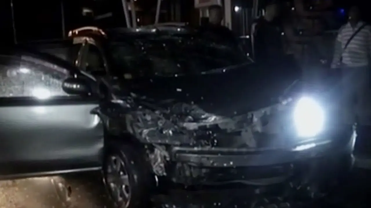 (lip6 Pagi) Tabrakan Mobil