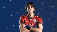 Arema FC mendatangkan satu pemain asing yang berasal dari Filipina, Julian Schwarzer Garcia. (Istimewa)