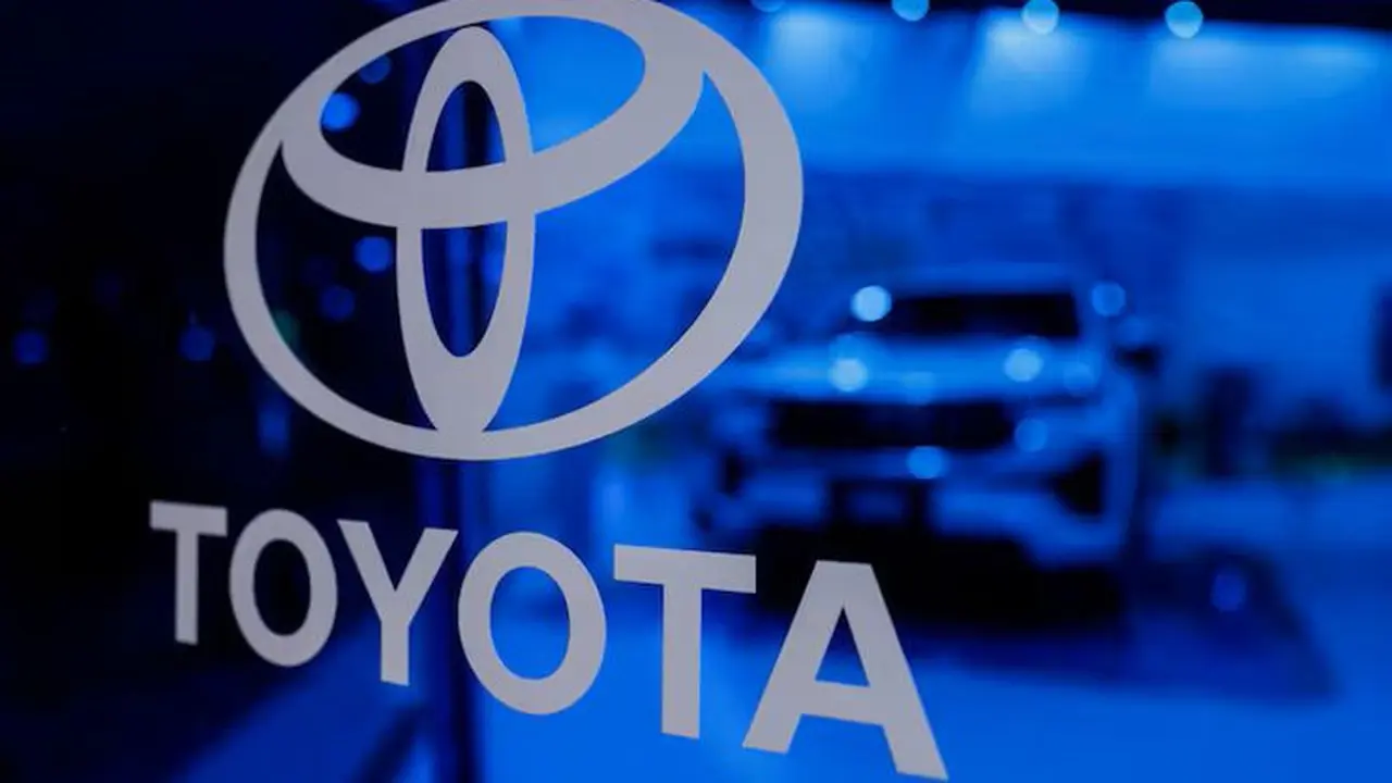Tersandung Masalah, Toyota Diduga Curangi Emisi Mesin Forklift (Reuters)