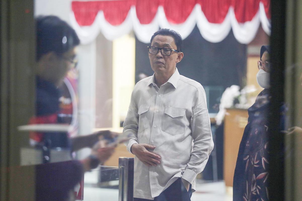 FOTO:  Eks Anggota BPK Ahmadi Noor Supit Diperiksa KPK Terkait Dugaan Korupsi Iklan Bank BJB