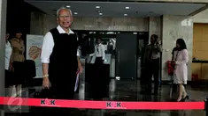 Ketua Dewan Pers Bagir Manan mendatangi Gedung KPK, Jakarta, Senin (5/10/2015). Mantan Ketua Mahkamah Agung itu mengaku kedatangannya untuk membahas rencana strategis (renstra) KPK 2015-2019. (Liputan6.com/Andrian M Tunay)