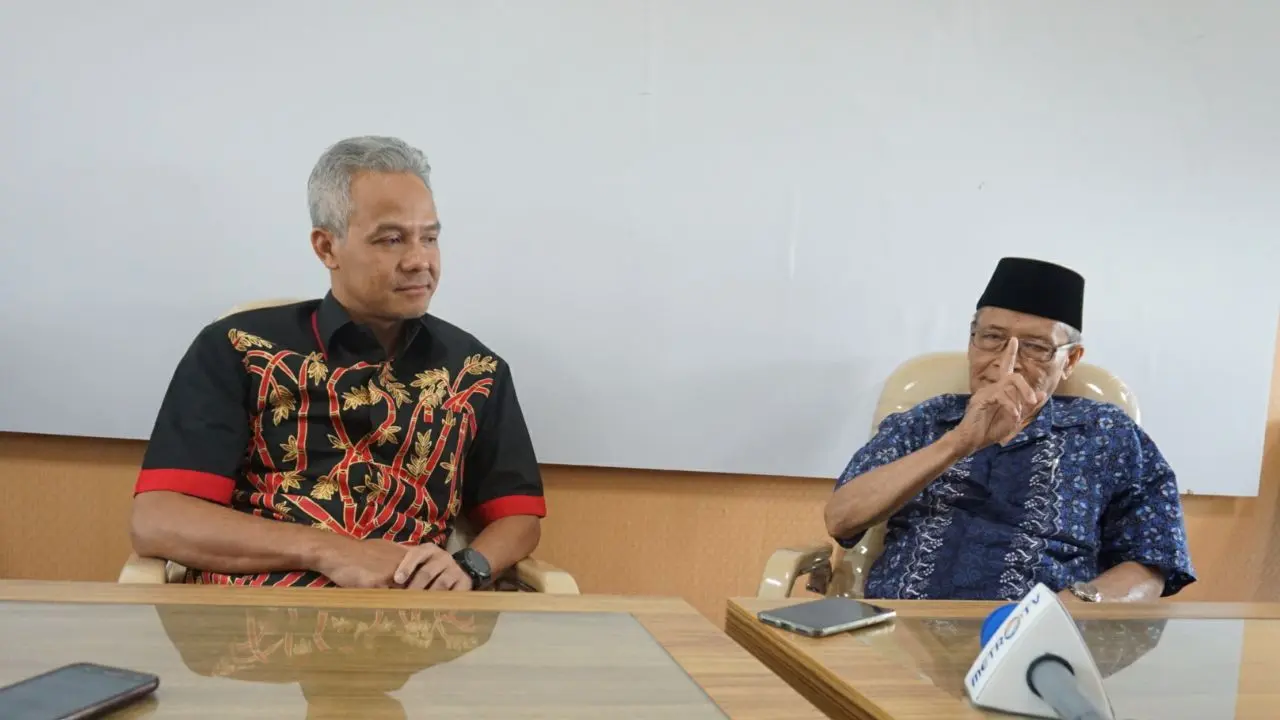 Calon Gubernur Jawa tengah Ganjar Pranowo bertemu Syafii Maarif (Dok. Tim Ganjar)