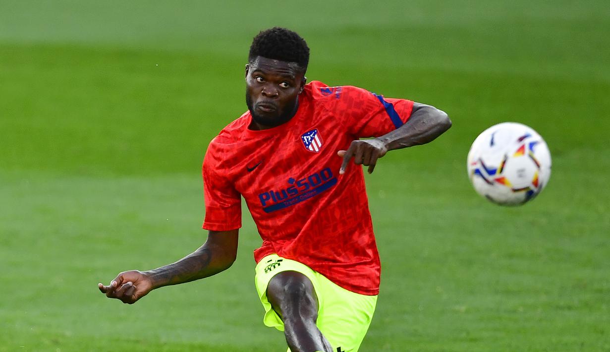 5. Thomas Partey (50 juta euro) - Thomas Partey menjadi pilihan Arsenal untuk memperkuat barisan di lini tengah mereka pada musim ini. Pemain asal Ghana ini datangkan Arsenal dari Ateltico Madrid dengan harga transfer 50 juta euro. (AFP/Pau Barrena)