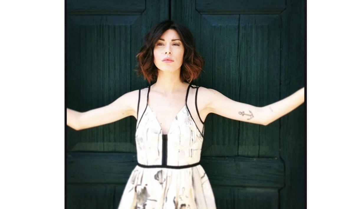 Bianca Atzei mulai berpacaran dengan Max Biaggi sejak akhir tahun 2015 (Bola.com/Instagram)