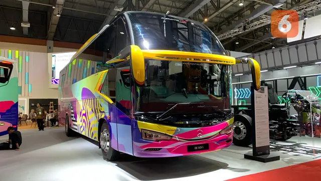 Mercedes-Benz Bus Produksi Lokal, OH 1626 Euro 4. (Khizbulloh Huda/Liputan6)