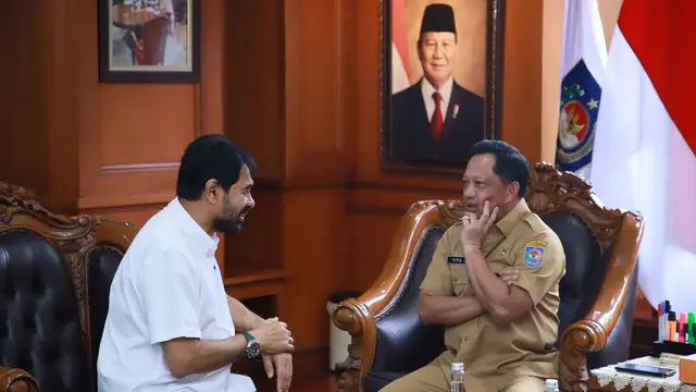 Gubernur Aceh Muzakir Sampaikan Selamat kepada Tito Karnavian atas Penganugerahan Gelar Adat dari Wali Nanggroe