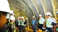 Menteri Ketenagakerjaan M Hanif Dhakiri meninjau langsung proyek pembangunan Notog BH 1440 di Purwokerto, Jawa Tengah. (Istimewa)