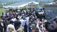 Ribuan Peziarah Datang ke Makam Eril di Cimaung