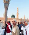 Potret Bryan Domani saat Umrah