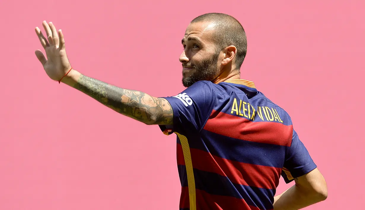 Aleix Vidal meneken kontrak dengan Barcelona pada tahun 2015. Namun, penampilan Vidal tidak sesuai dengan harapan. Mantan pemain Almeria tersebut hanya membuat 51 penampilan selama tiga tahun di Camp Nou. (Foto: AFP/Josep Lago)