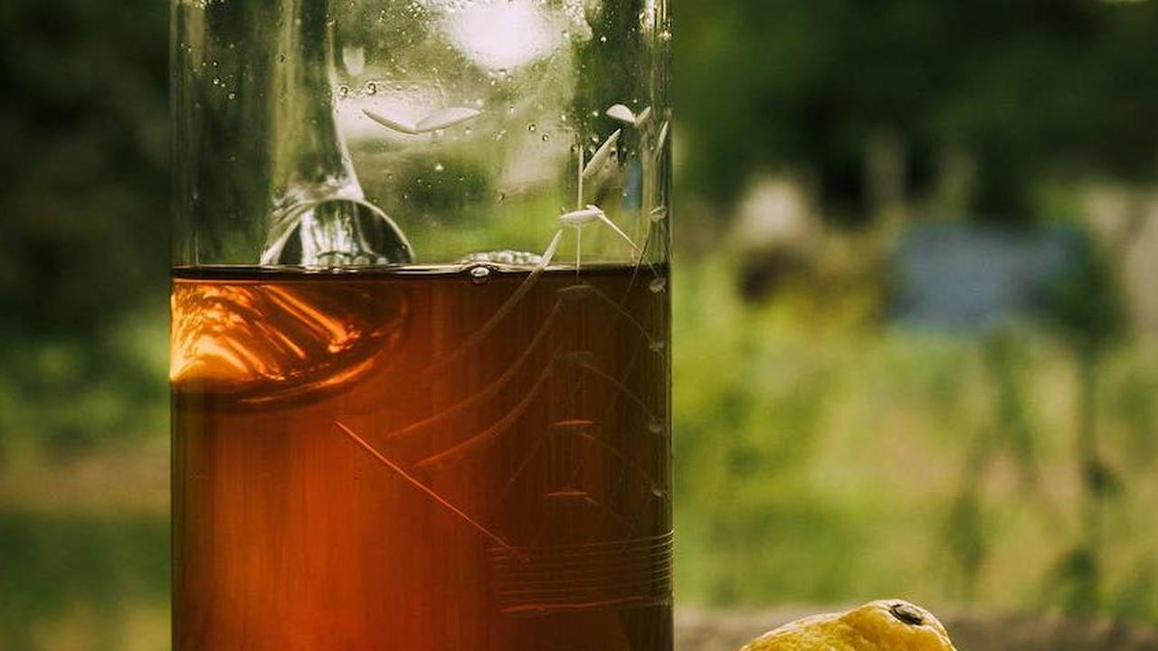 4. Teh Lemon, Jahe, dan Peppermint: Pembersih Alami