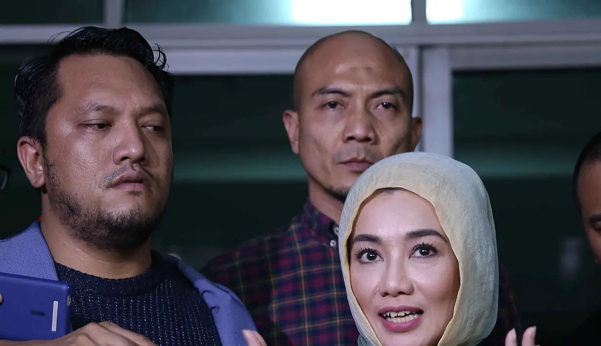 "Jadi anggapan orang saya ini pecandu. Saya juga sudah jalani rehab, untungnya saya tidak kecanduan, saya tidak merasa kecanduan," tandas Reza Artamevia. (Nurwahyunan/Bintang.com)