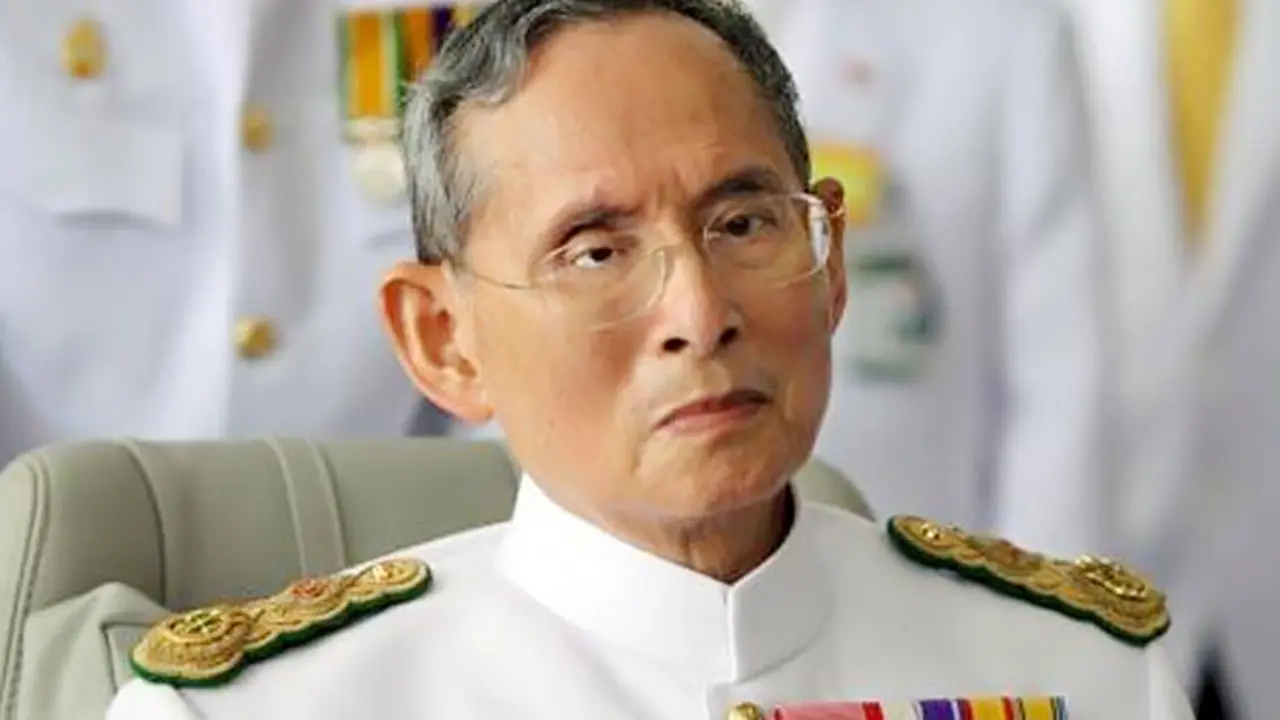 raja-bhumibol-130916b.jpg