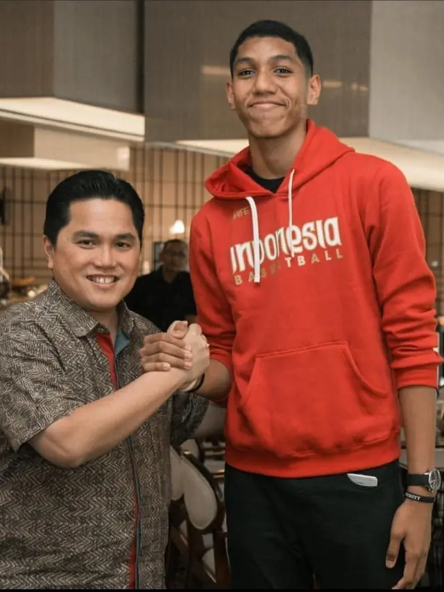 Foto Derrick Michael bersama Erick Thohir