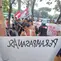 Massa menyiapkan atribut Demo 27 Agustus di depan Gedung DPR Jakarta pada Rabu (26/7/2026). ANTARA/Adimas Raditya