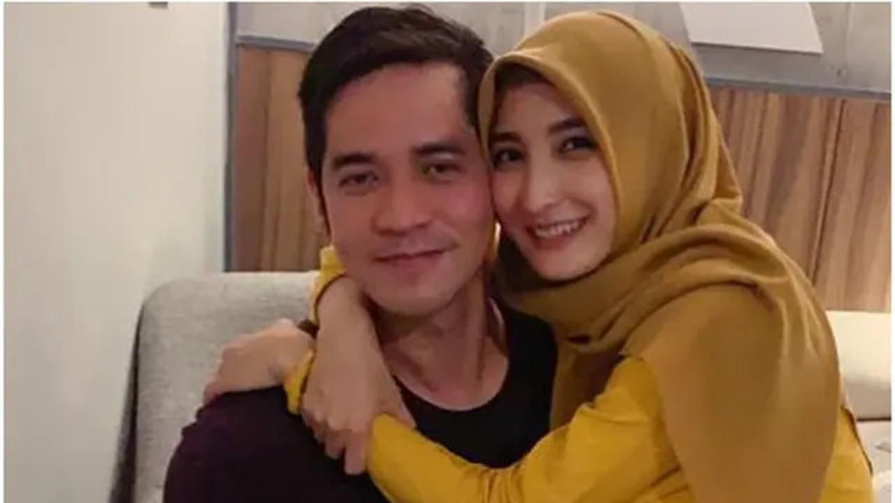 6 Potret Ricky Perdana dan Istri, Ungkap Kondisi Anak Usai Jatuh dari Lantai 2