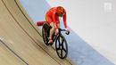 Pembalap sepeda China, Lin J memacu sepedanya di nomor Women Elite nomor 500m Time Trial Asian Track Championships 2019 di Jakarta International Velodrome, Kamis (10/1). Lin J meraih mendali emas dengan waktu finis 34.754. (Bola.com/Yoppy Renato)