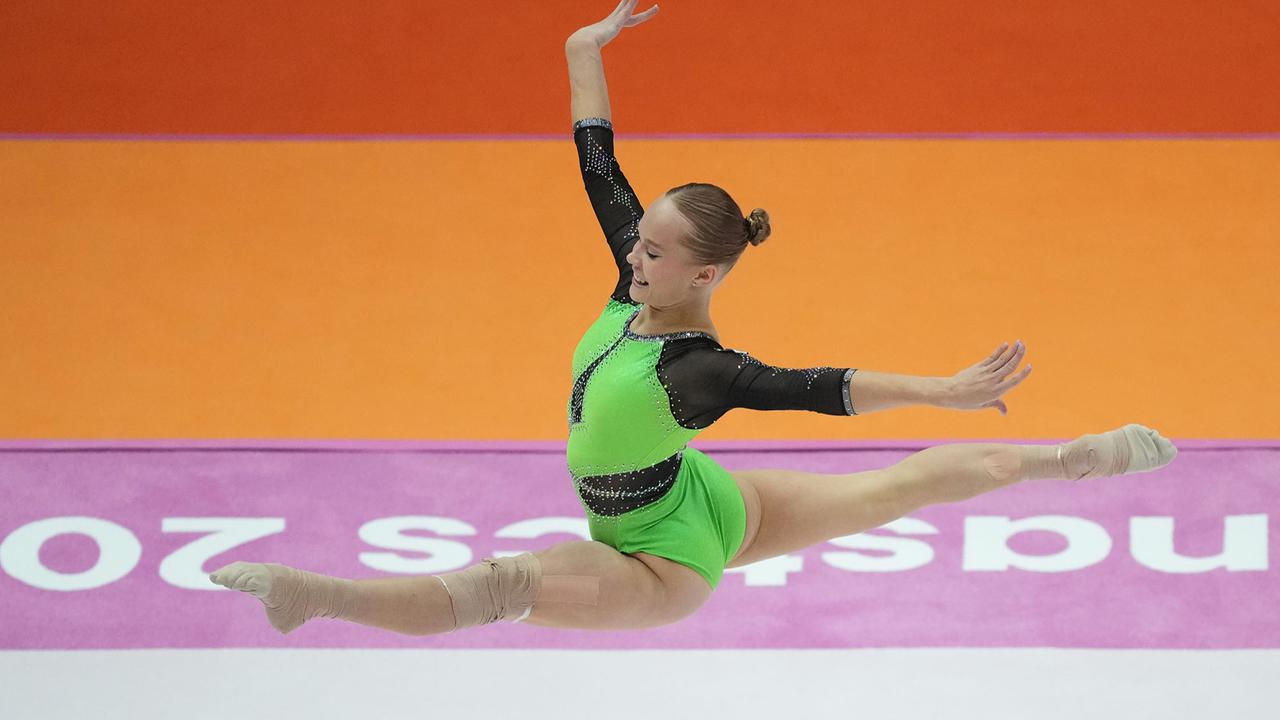 FOTO: Momen Gemilang Angelina Melnikova di Kejuaraan Dunia Gimnastik 2025