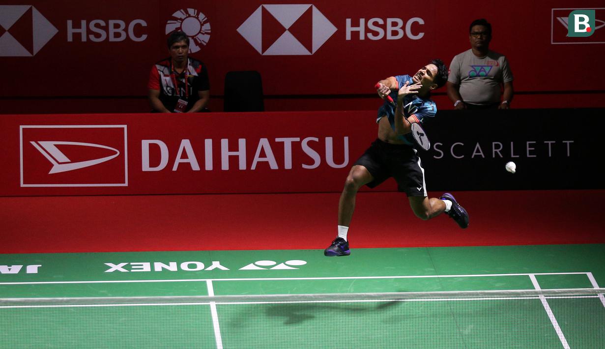 Chico Aura Dwi Wardoyo mampu memenangi babak 32 besar Indonesia Masters 2023 dengan mengalahkan pebulu tangkis tunggal putra India, Priyanshu Rajawat dengan kemenangan rubber game 18-21, 21-18 dan 21-18. (Bola.com/Bagaskara Lazuardi)