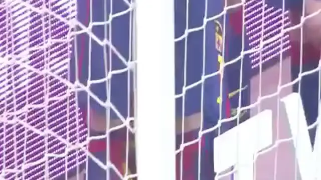 Messi Cetak Gol Ke-400 nya Saat Barcelona Kalahkan Valencia 2 - 0.