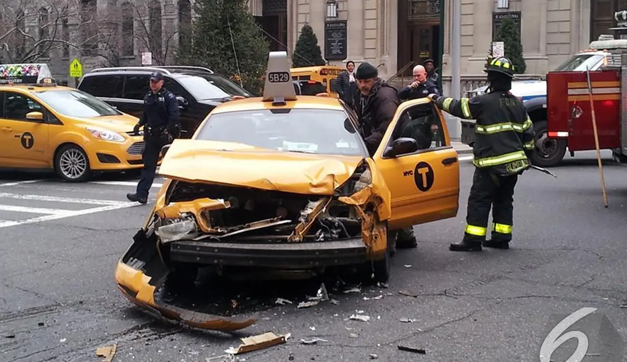 Kecelakaan fatal terjadi di kawasan Upper East Side, Manhattan, New York, Selasa (16/12/2014). (Alfrits J. Monintja) 