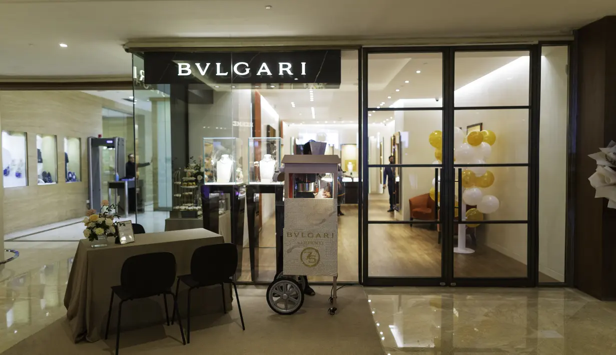 Selama beberapa bulan ke depan, Butik Bulgari akan menempati area Galleria. Tak hanya nyaman, Butik Bulgari sementara ini juga memiliki akses yang strategis dari area hotel Grand Hyatt. [ Foto: dok Bulgari.]