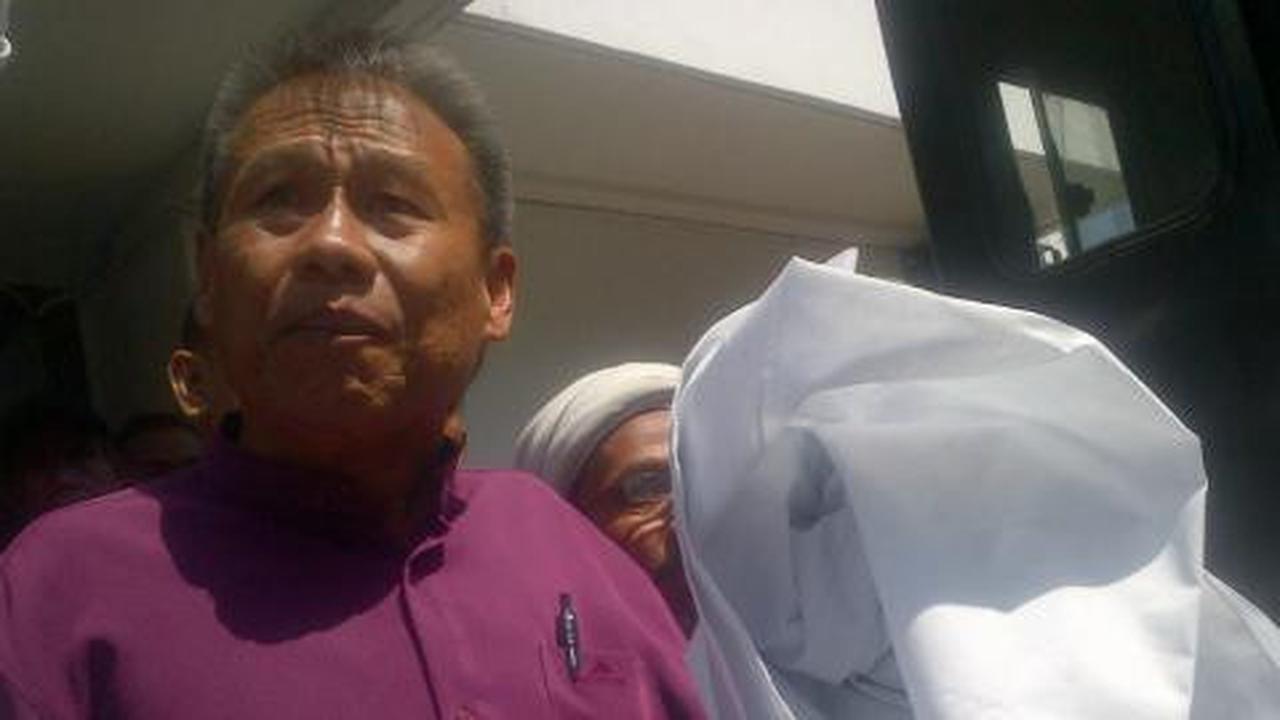 Pembacok jaksa Sistoyo bawa kain kafan ke pengadilan