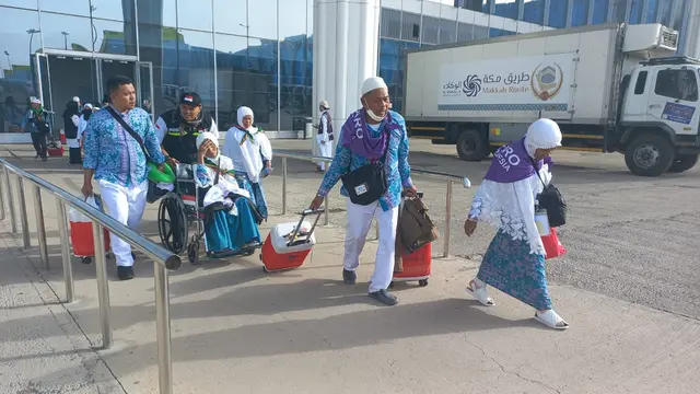 Sebanyak 2.234 jemaah haji lanjut usia (lansia) dari total 15.265 jemaah asal Indonesia telah berada di Kota Madinah, Arab Saudi.