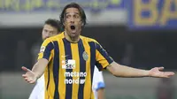 Video highlights penyelamatan penting yang dilakukan Vid Belec buat Luca Toni kecewa karena gagal mencetak gol.
